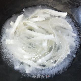 油泼面的做法步骤：4