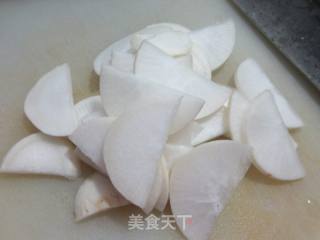萝卜煮虾潺的做法步骤：2