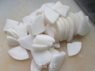虾仁萝卜炒魔芋毛肚的做法步骤：2
