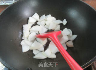 虾仁萝卜炒魔芋毛肚的做法步骤：6