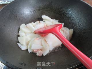 虾仁萝卜炒魔芋毛肚的做法步骤：8