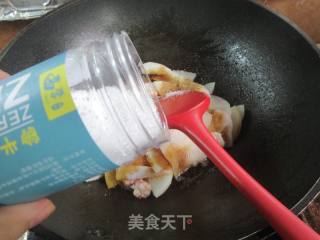 虾仁萝卜炒魔芋毛肚的做法步骤：11