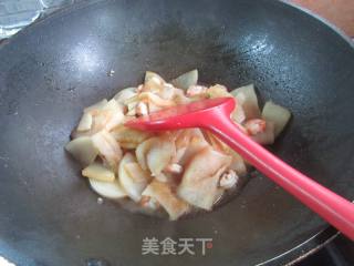 虾仁萝卜炒魔芋毛肚的做法步骤：12
