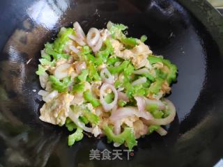 洋葱苦瓜炒蛋的做法步骤：9