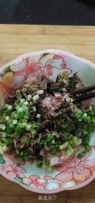 鹿茸菇猪肉云吞的做法步骤：3
