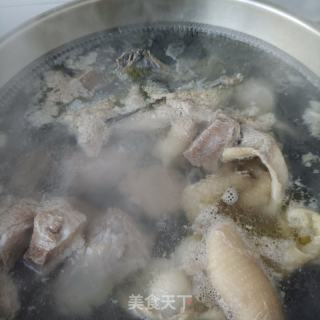 猪肉鸡肉炖云蘑的做法步骤：6