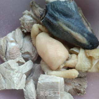 猪肉鸡肉炖云蘑的做法步骤：7