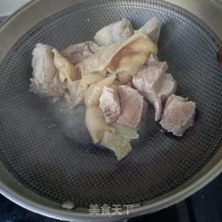 猪肉鸡肉炖云蘑的做法步骤：11