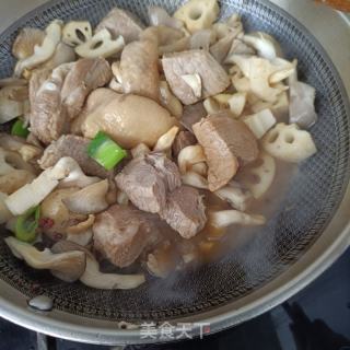猪肉鸡肉炖云蘑的做法步骤：16