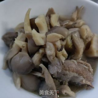 猪肉鸡肉炖云蘑的做法步骤：22