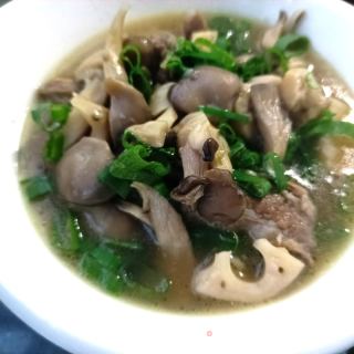 猪肉鸡肉炖云蘑的做法步骤：23