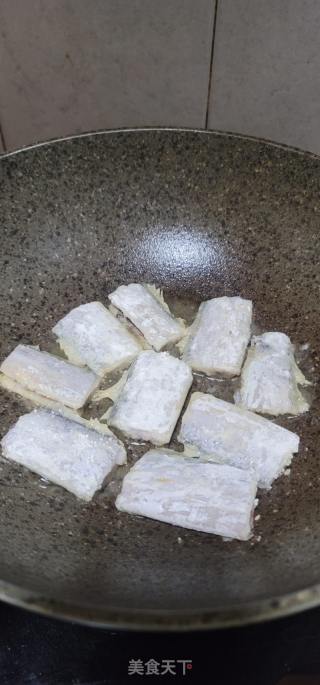 紫苏酱焖带鱼的做法步骤：4