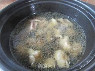 腐竹萝卜牛腩煲的做法步骤：7