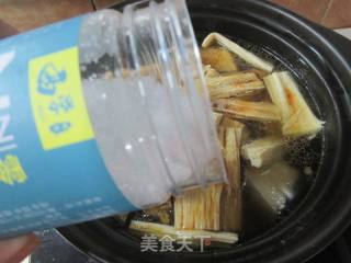 腐竹萝卜牛腩煲的做法步骤：10