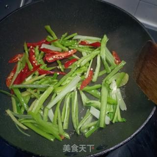 辣椒炒鸡皮的做法步骤：6