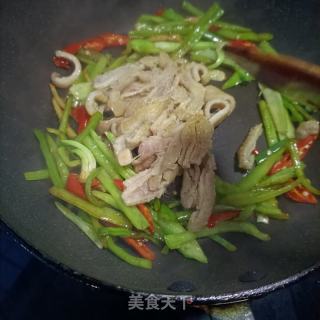 辣椒炒鸡皮的做法步骤：9