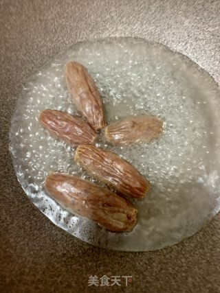 臘腸炒萵筍的做法步骤：2