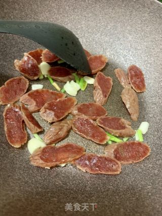 臘腸炒萵筍的做法步骤：4