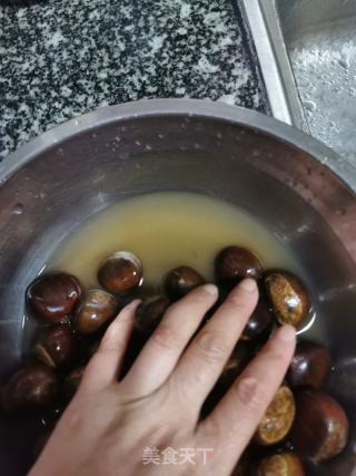 煮板栗的做法步骤：2