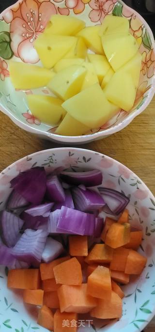 咖喱焖鸡腿的做法步骤：2