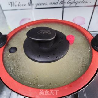 苹果小米粥的做法步骤：2
