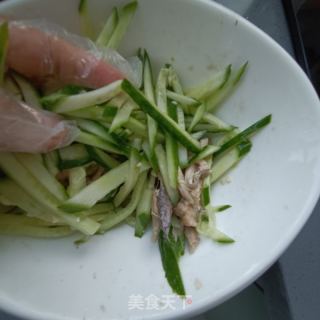 荷兰黄瓜拌乌鸡肉的做法步骤：8