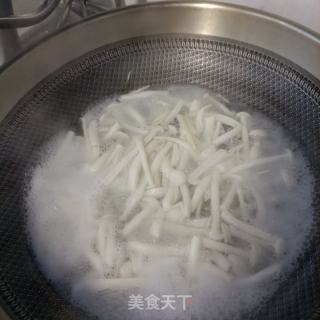 白玉菇香菜拌乌鸡的做法步骤：6