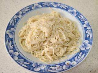 茄子肉醬捞面条的做法步骤：10