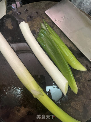 大葱炒牛肉的做法步骤：3