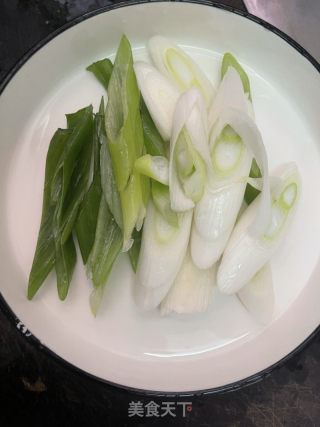 大葱炒牛肉的做法步骤：4