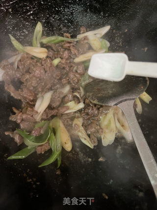 大葱炒牛肉的做法步骤：7