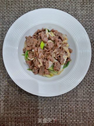 大葱炒牛肉的做法步骤：8