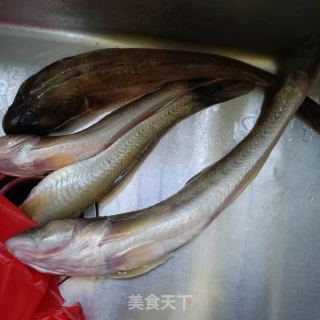 清炖光鱼的做法步骤：1