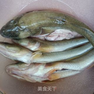 清炖光鱼的做法步骤：2
