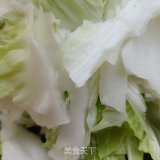 猪肉白菜炖灰树花的做法步骤：3