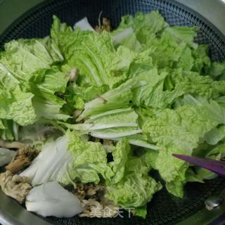 猪肉白菜炖灰树花的做法步骤：6