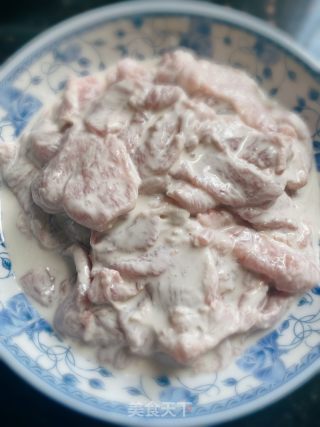 葱油滑肉的做法步骤：2