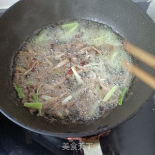 鬼菌肉丝香覃的做法步骤：9