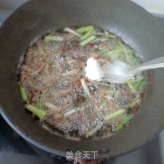 鬼菌肉丝香覃的做法步骤：11