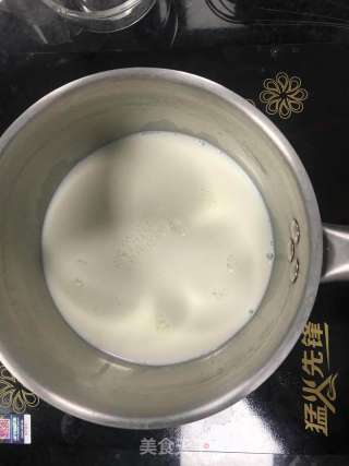 焦糖烤布蕾的做法步骤：1
