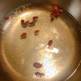 枸杞葛根粉羹的做法步骤：1