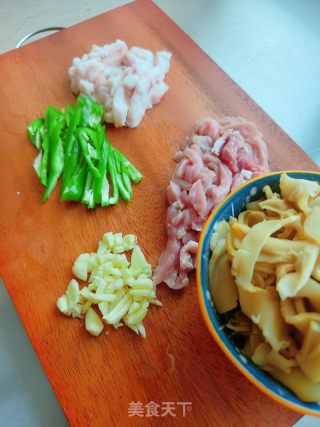 笋干炒肉的做法步骤：1