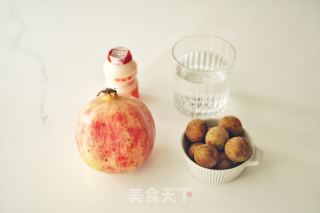 一分钟挤石榴汁的做法步骤：1