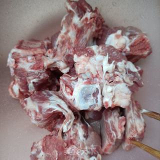小鸡枞菌龙骨汤的做法步骤：1