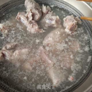 小鸡枞菌龙骨汤的做法步骤：6