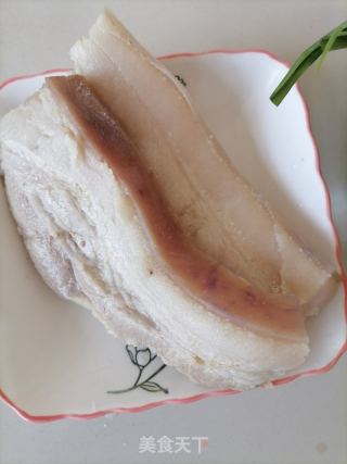 回锅肉的做法步骤：1