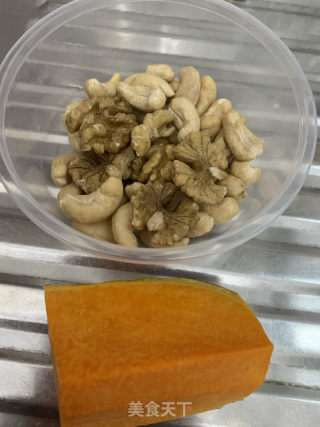 南瓜腰果合桃露的做法步骤：1