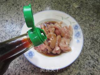 咸菜鸡腿肉炒香干的做法步骤：5