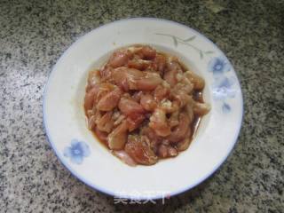 咸菜鸡腿肉炒香干的做法步骤：7