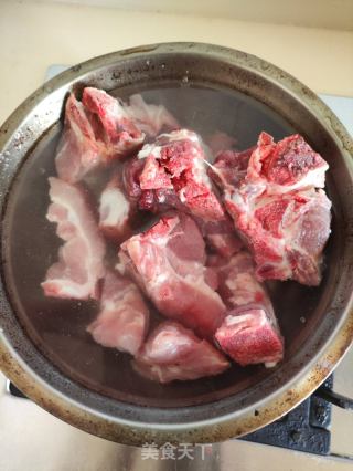 粉葛龙骨汤的做法步骤：4